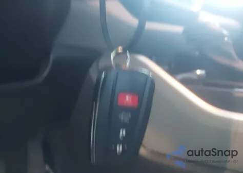 2021 Toyota Highlander Xle z USA, uszkodzony, nr VIN 5TDGZRBH4MS533595